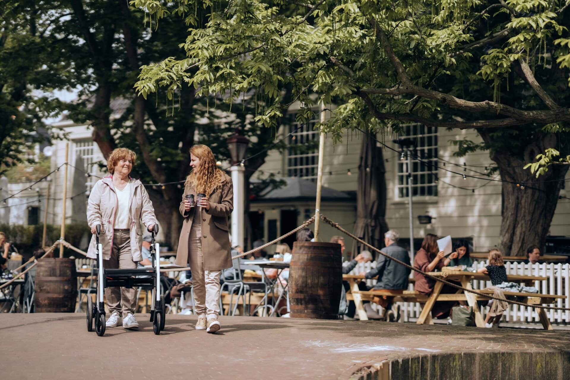 Rollator Tips Wandelen Lopen Houding Instellen Nederland België Duitsland Probrace Ondersteuning Brace